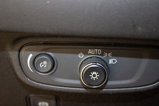 Used 2018 GMC Terrain SLE w/ Driver Convenience Package image 31