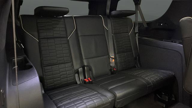 Used 2023 Cadillac Escalade ESV Sport Platinum w/ LPO, ONYX Package AWD/4WD image 25