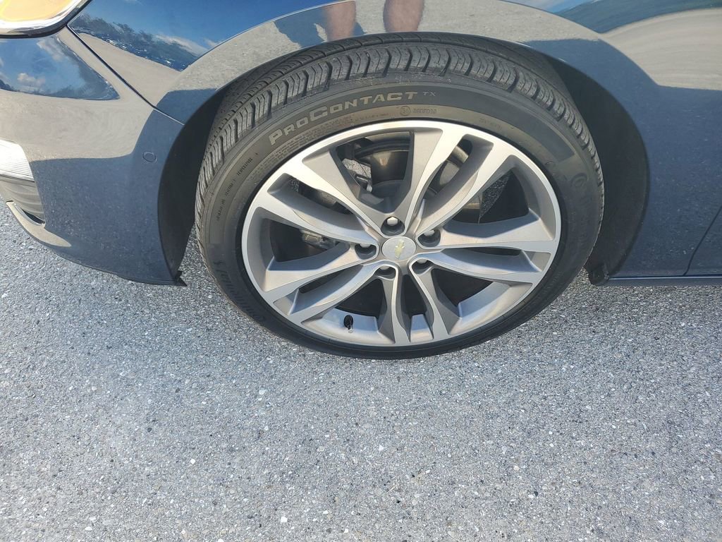 Used 2019 Chevrolet Malibu Premier w/ Sun and Wheel Package image 18