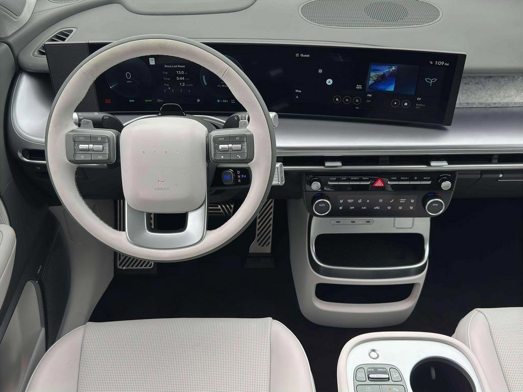 New 2026 Hyundai Ioniq 9 Calligraphy image 17