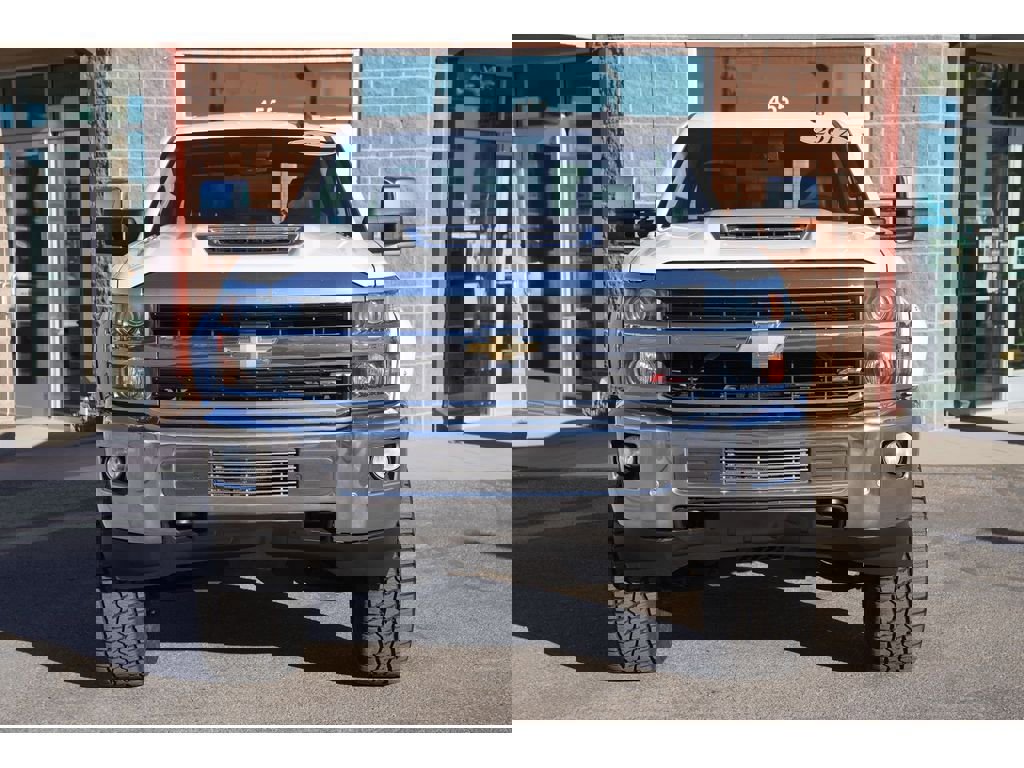 Used 2017 Chevrolet Silverado 3500 LTZ image 2