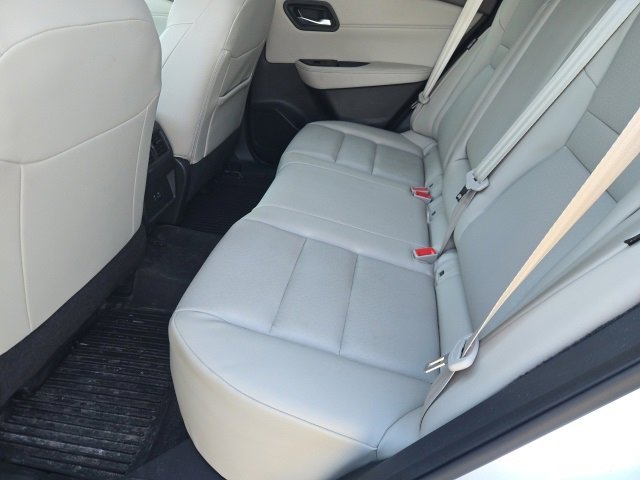 Used 2023 Nissan Rogue SV w/ SV Premium B Package image 11