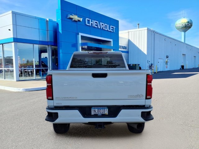 Used 2024 Chevrolet Silverado 3500 High Country w/ Technology Package AWD/4WD image 4