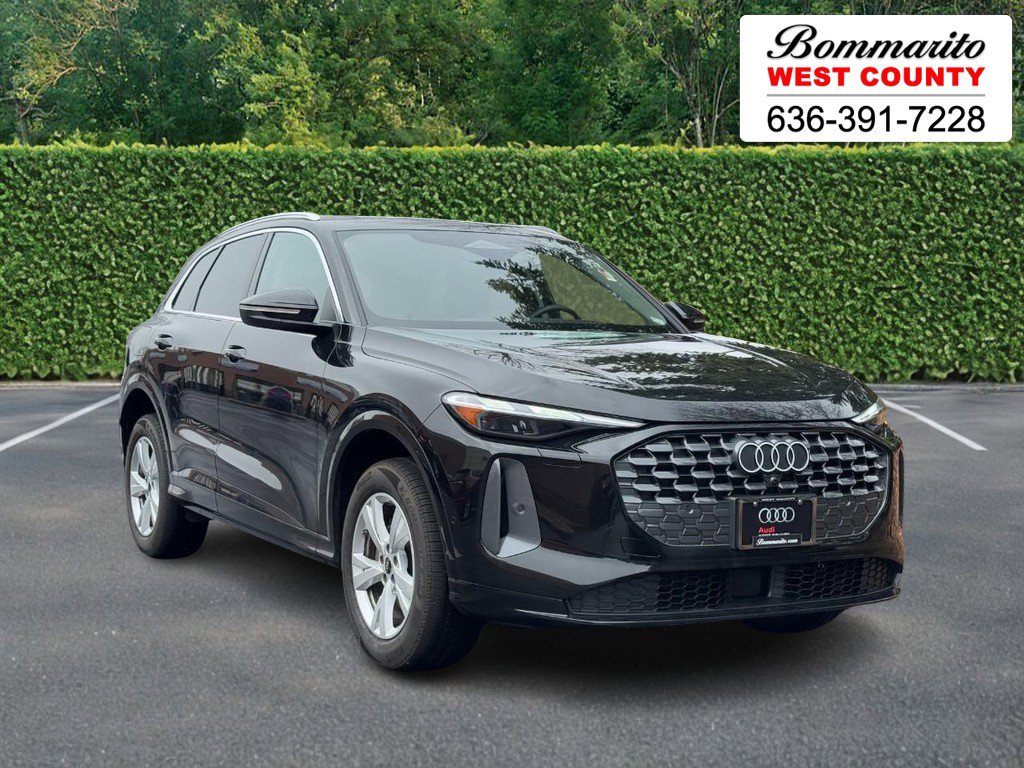 Used 2025 Audi Q5 Premium w/ Convenience Package image 1