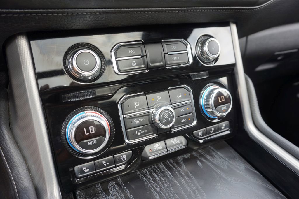 Used 2021 GMC Yukon Denali w/ Denali Premium Package image 52