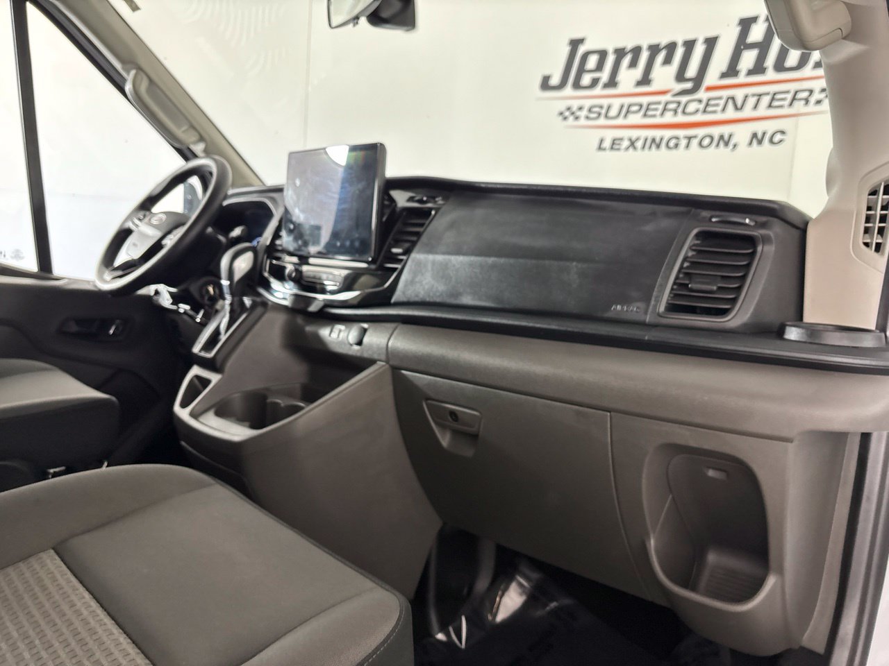 Used 2025 Ford Transit 350 XLT RWD image 22