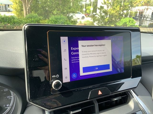 Certified 2023 Toyota Venza LE image 21