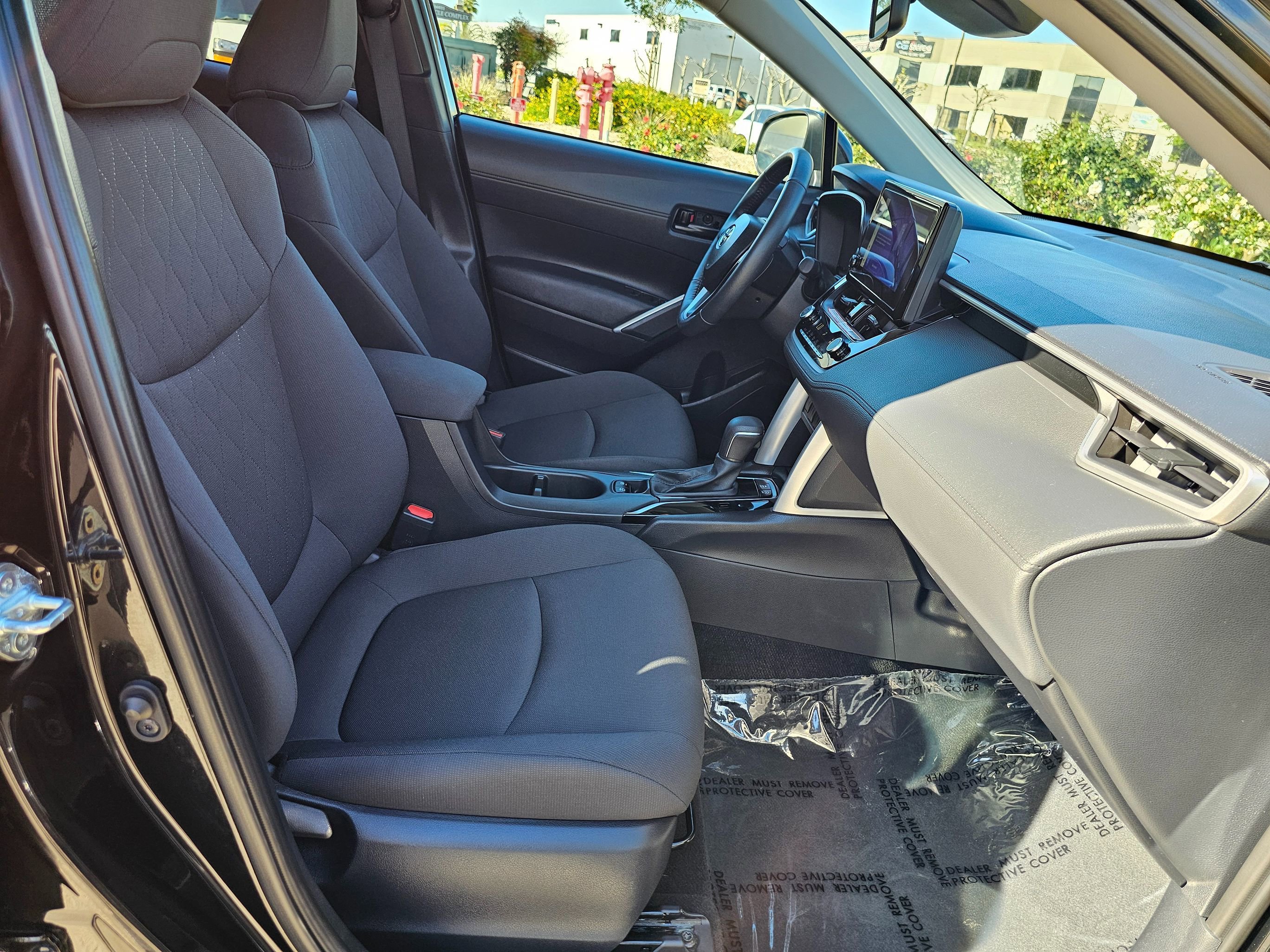Used 2024 Toyota Corolla Cross LE image 31