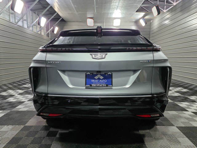 Used 2024 Cadillac Lyriq Luxury image 6