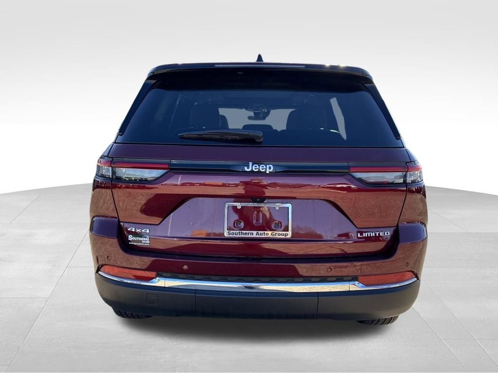 Used 2025 Jeep Grand Cherokee Limited image 4