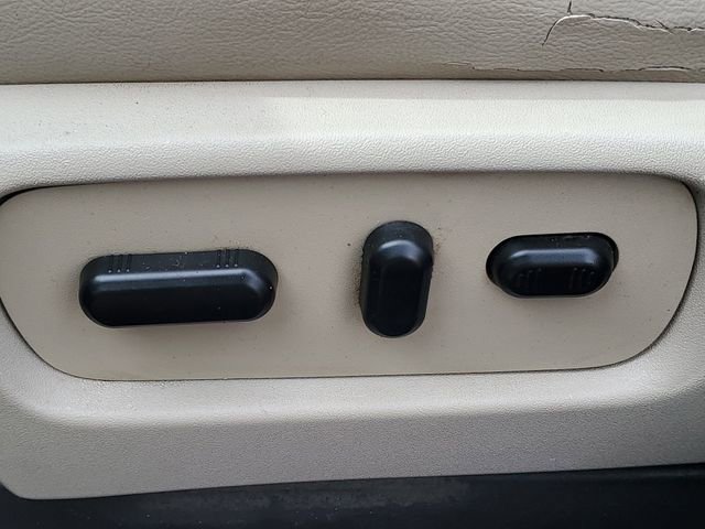 Used 2015 Ford Explorer XLT w/ Equipment Group 202B image 20