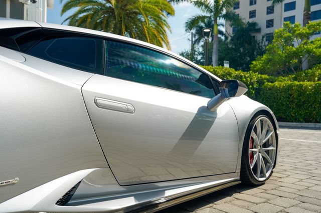 Used 2015 Lamborghini Huracan LP 610-4 AWD/4WD image 29