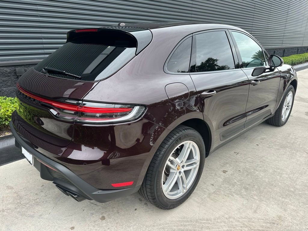 Certified 2026 Porsche Macan AWD/4WD image 9
