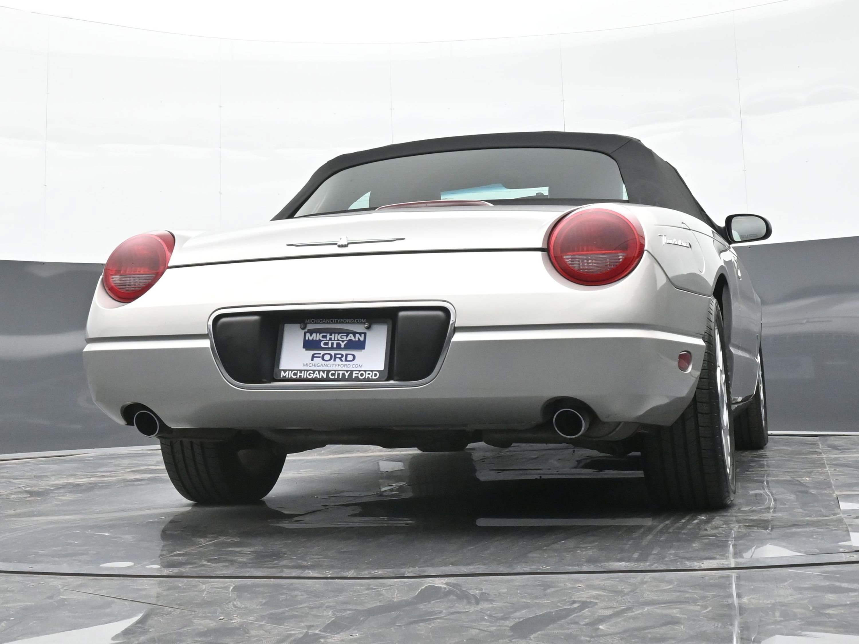 Used 2004 Ford Thunderbird Base image 34