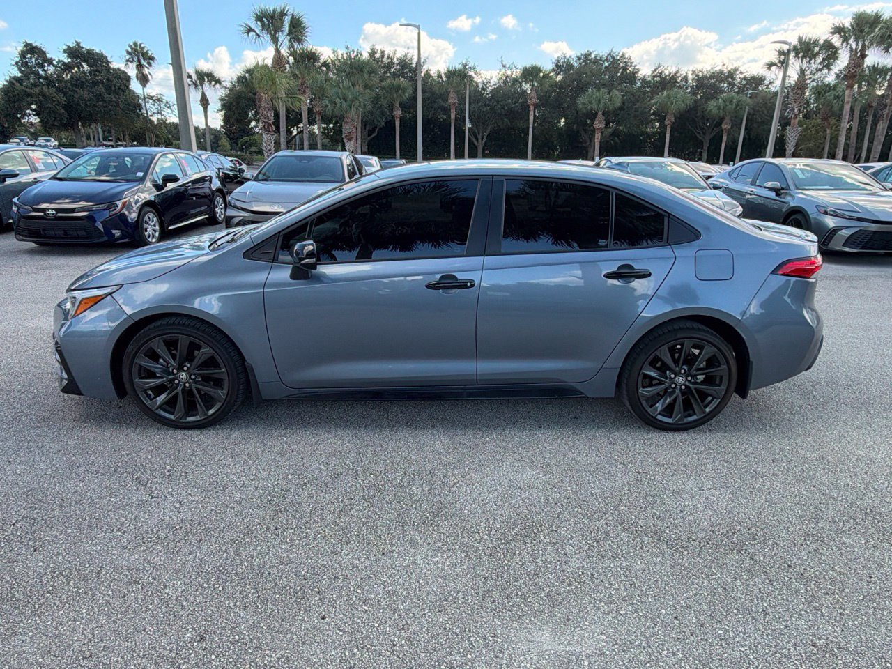 Used 2025 Toyota Corolla SE FWD image 2