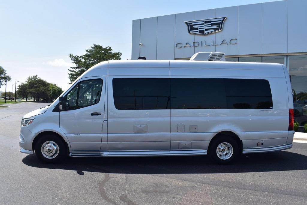 Used 2022 Mercedes-Benz Sprinter 3500 image 2