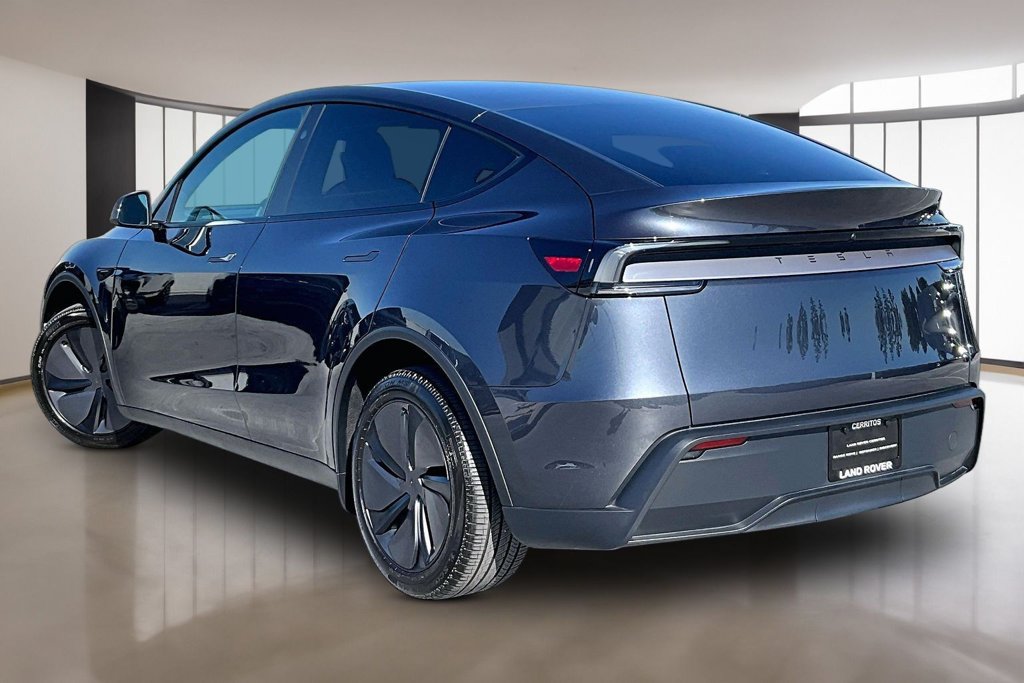 Used 2026 Tesla Model Y 2WD image 4