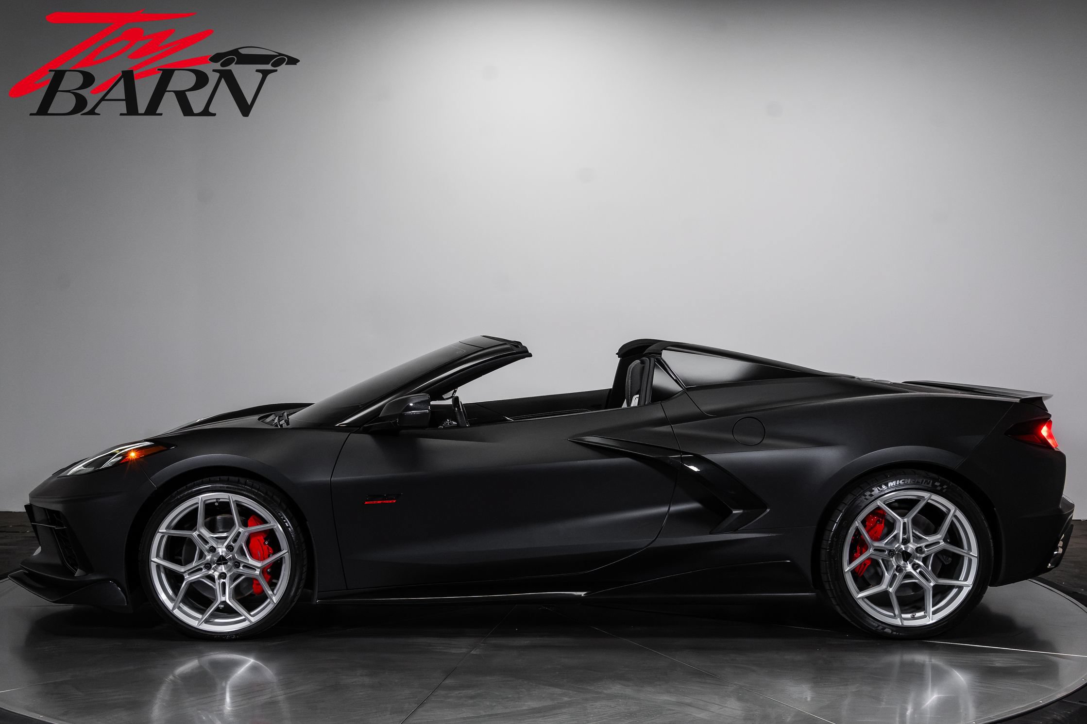 Used 2023 Chevrolet Corvette Stingray Preferred Conv w/ Z51 Performance Package RWD image 2