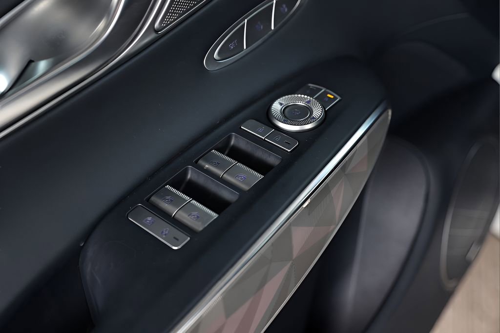 Used 2024 Genesis GV70 3.5T Sport w/ Sport Advanced Package image 44