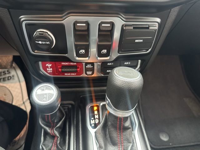 Used 2023 Jeep Wrangler Rubicon w/ Cold Weather Group AWD/4WD image 16