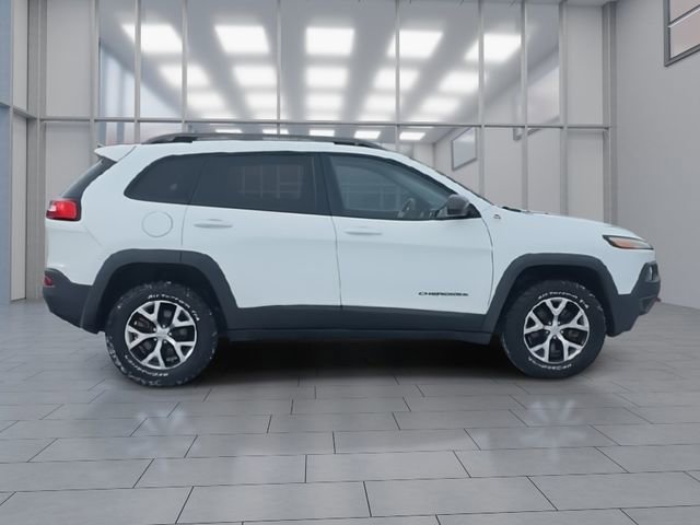 Used 2016 Jeep Cherokee Trailhawk image 9