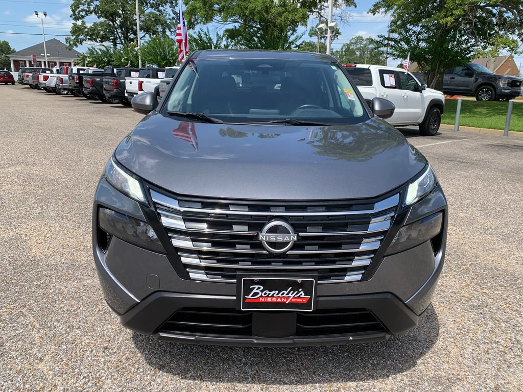 Used 2025 Nissan Rogue SV FWD image 3