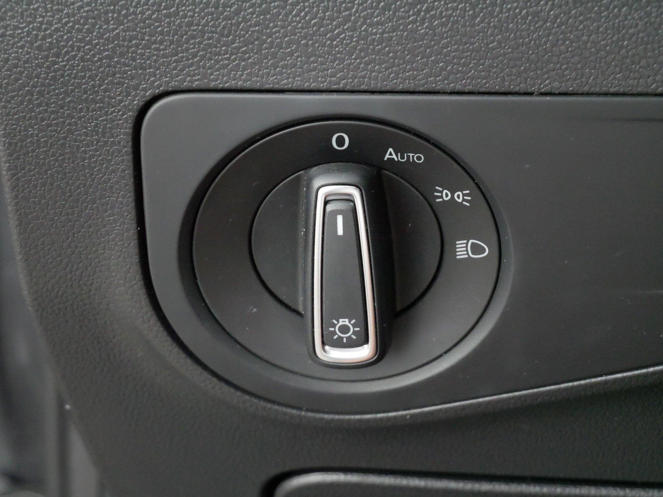 Certified 2024 Volkswagen Tiguan SE AWD/4WD image 28