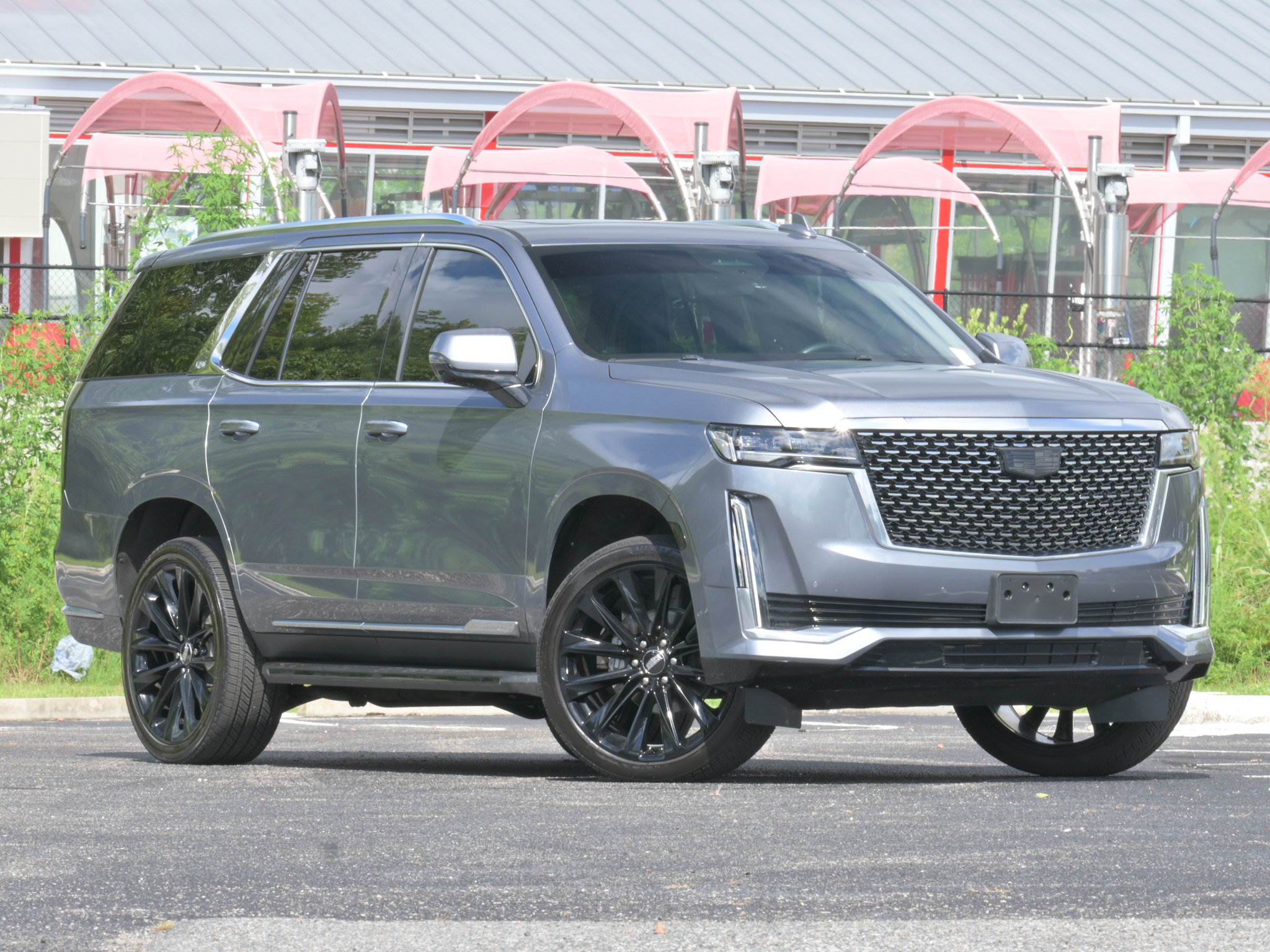 Used 2022 Cadillac Escalade Premium Luxury AWD/4WD image 2