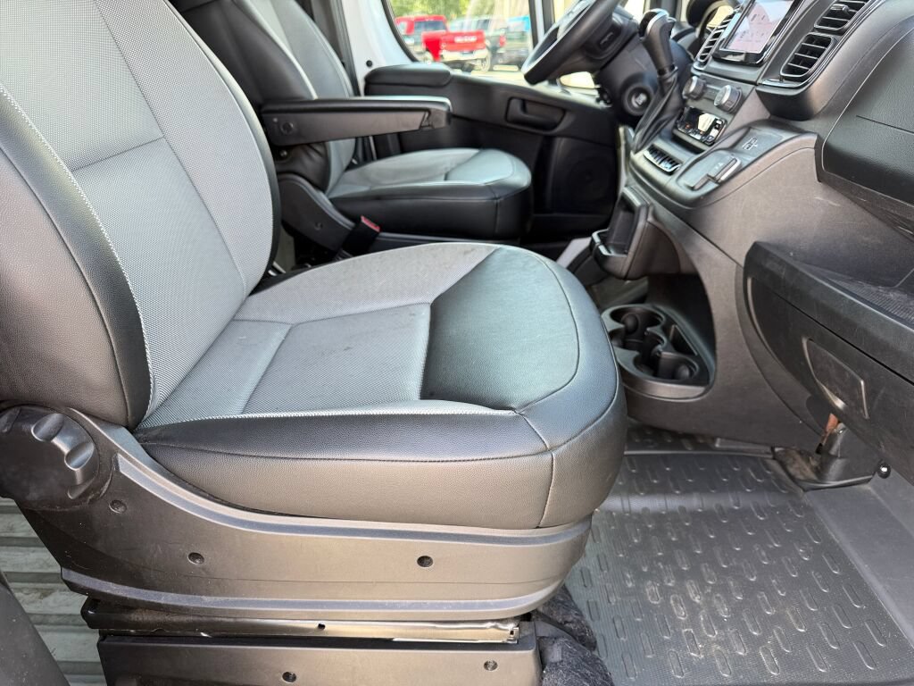 Used 2025 RAM ProMaster 2500 w/ Convenience Group FWD image 10