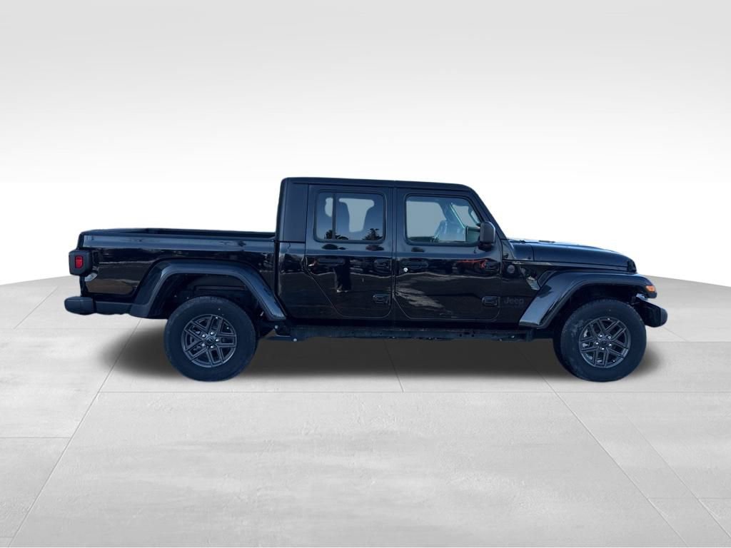 New 2024 Jeep Gladiator Sport image 12