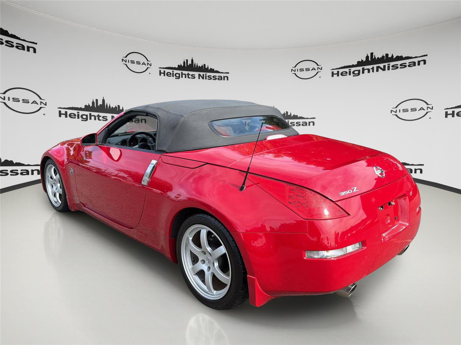 Used 2006 Nissan 350Z Touring RWD image 5
