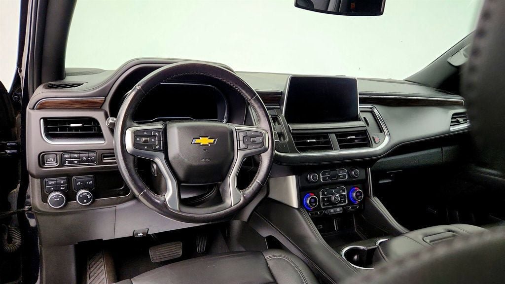 Used 2022 Chevrolet Suburban LT w/ LT Signature Plus Package AWD/4WD image 13