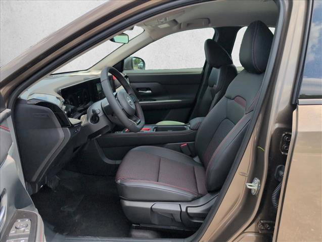 New 2025 Nissan Kicks SR w/ Illumination Package image 14