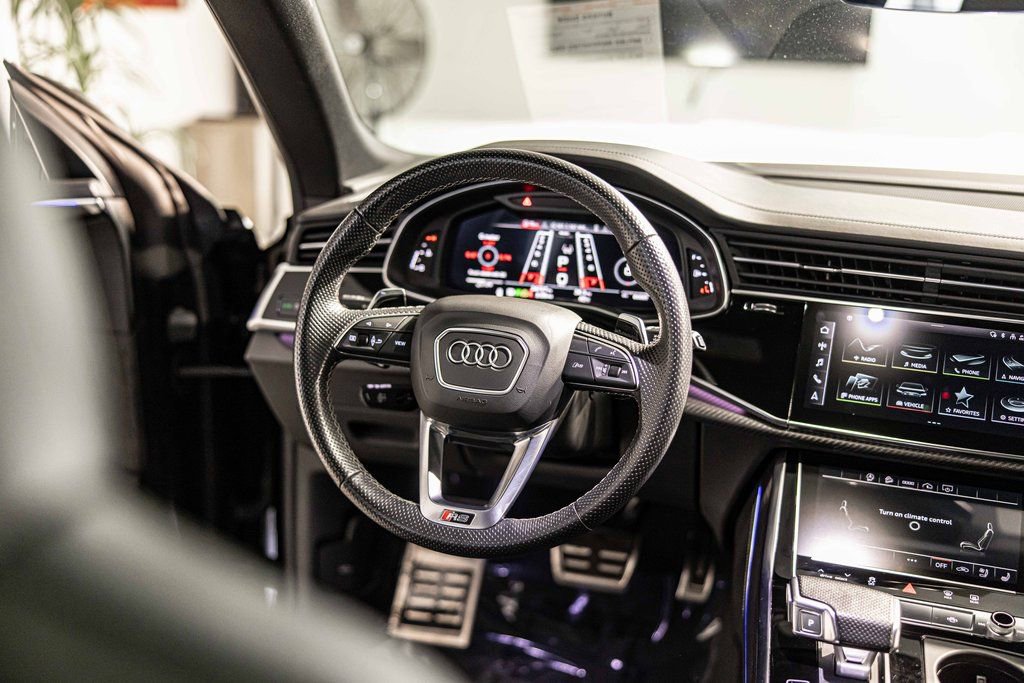 Used 2022 Audi RS Q8 w/ Carbon Optic Package AWD/4WD image 39