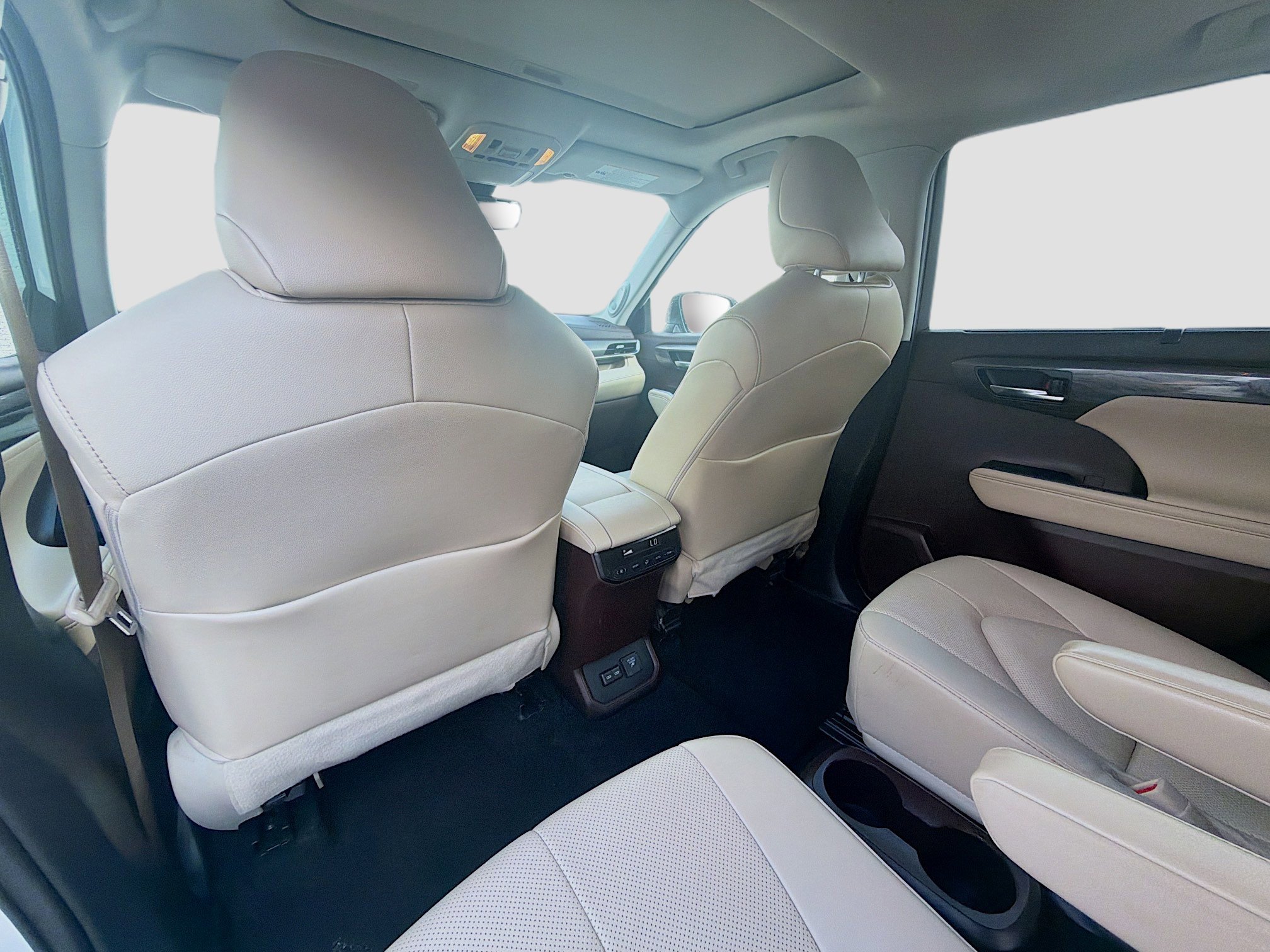 Used 2022 Toyota Highlander Limited AWD/4WD image 25