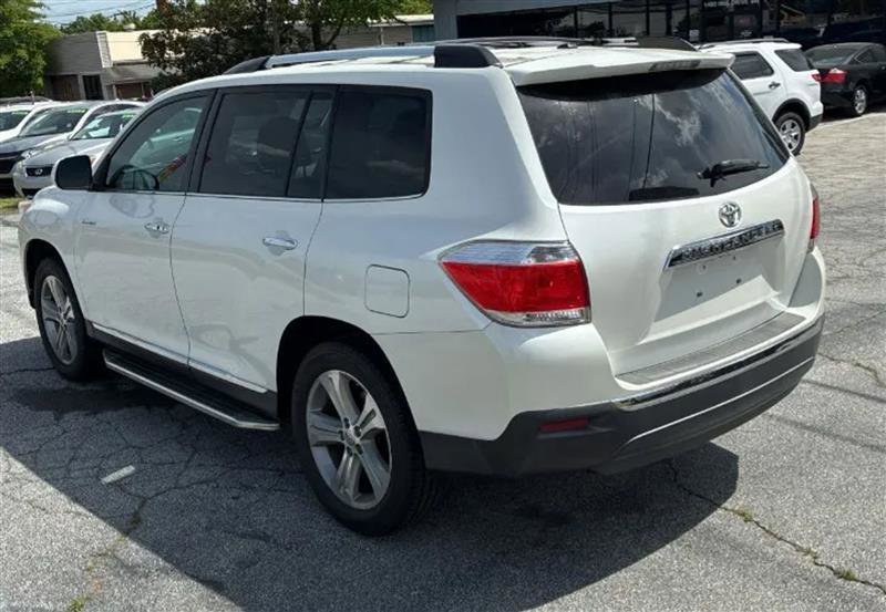 Used 2013 Toyota Highlander Limited FWD image 3