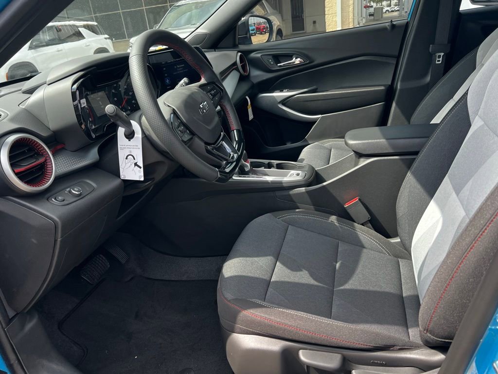 New 2026 Chevrolet Trax RS w/ Sunroof Package image 24