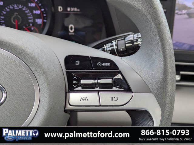 Used 2022 Hyundai Elantra SEL FWD image 22