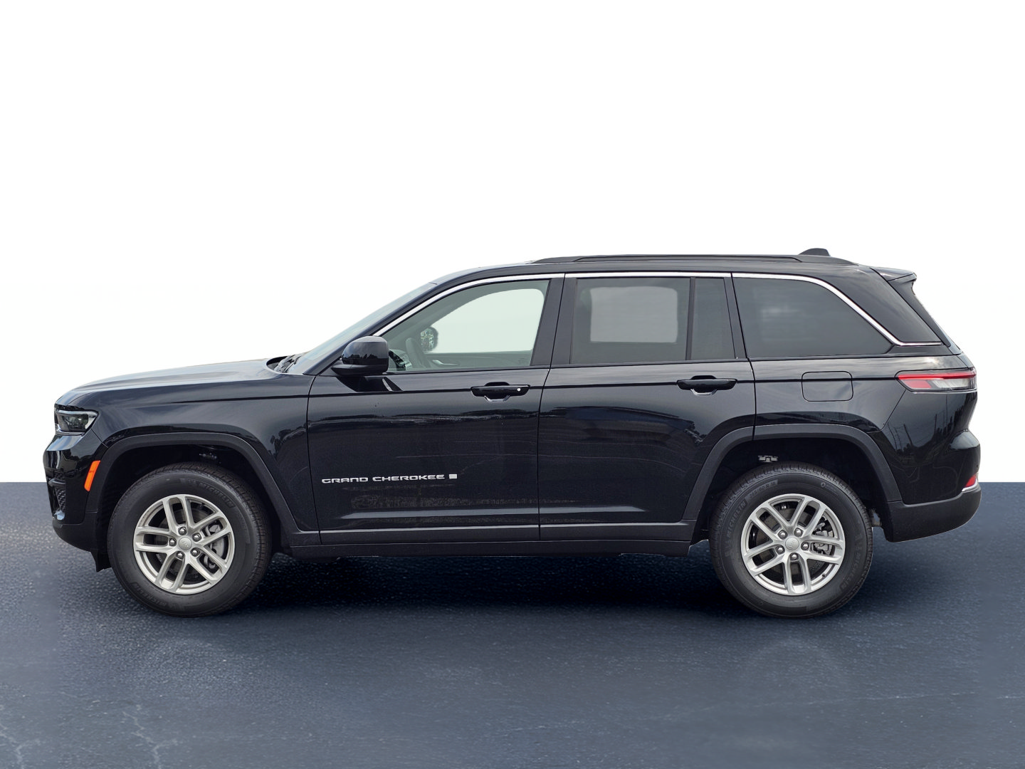 New 2026 Jeep Grand Cherokee Laredo X RWD image 14