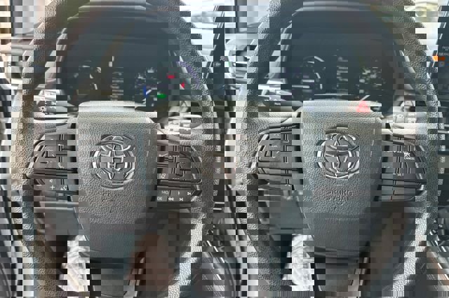 Used 2023 Toyota Sienna LE image 28