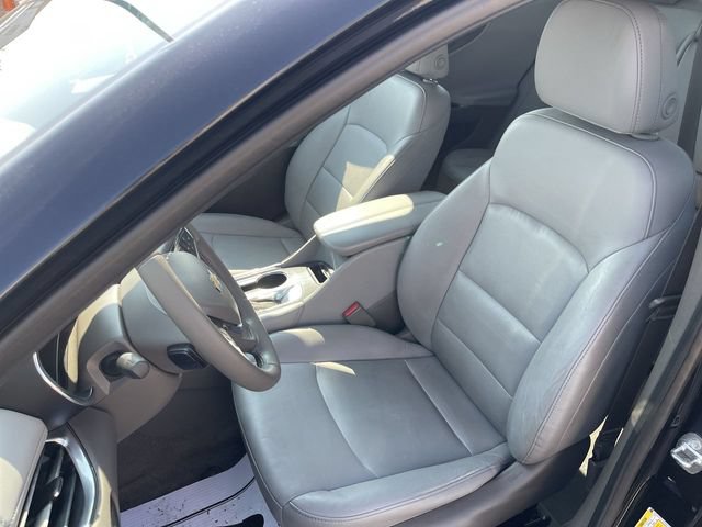 Used 2018 Chevrolet Malibu LT w/ Leather Package FWD image 11