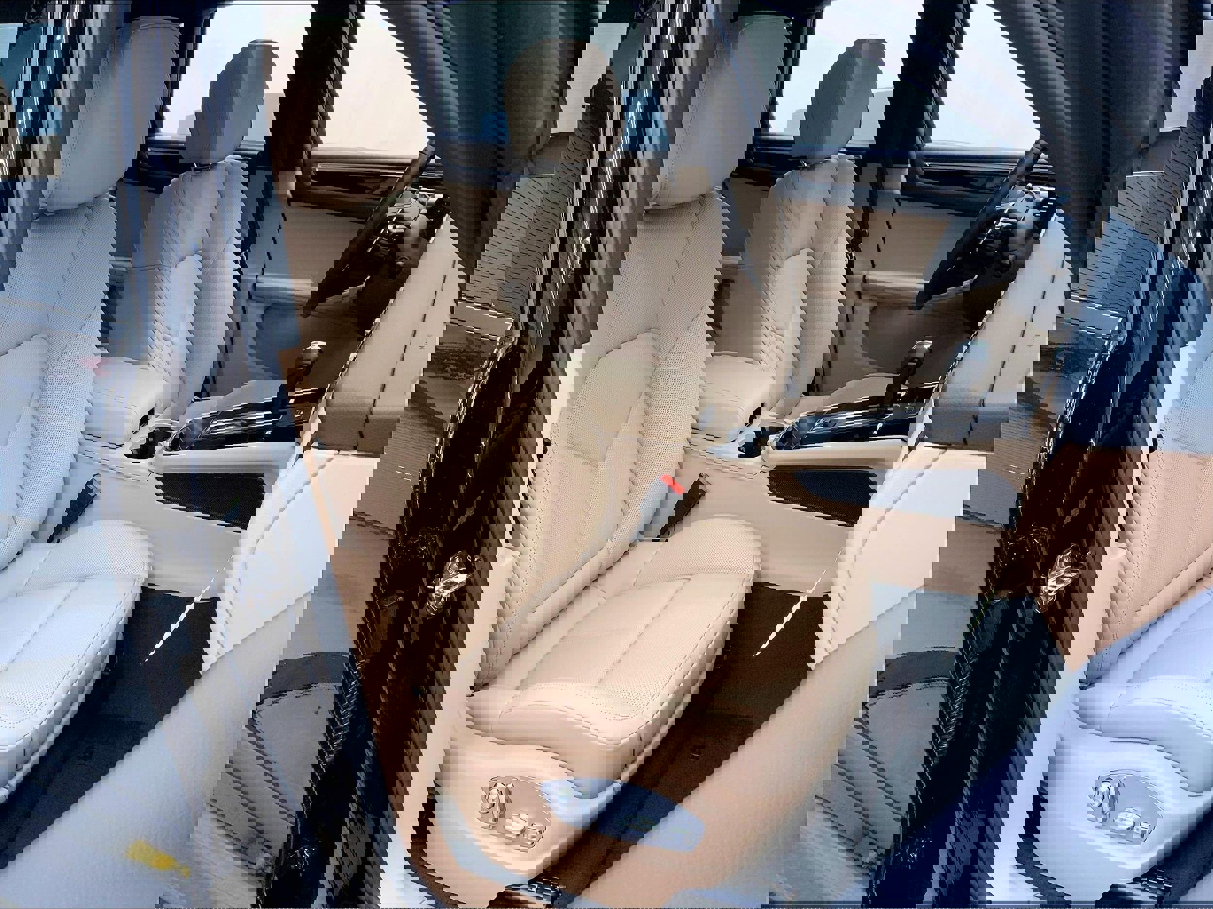 New 2026 Porsche Macan AWD/4WD image 27