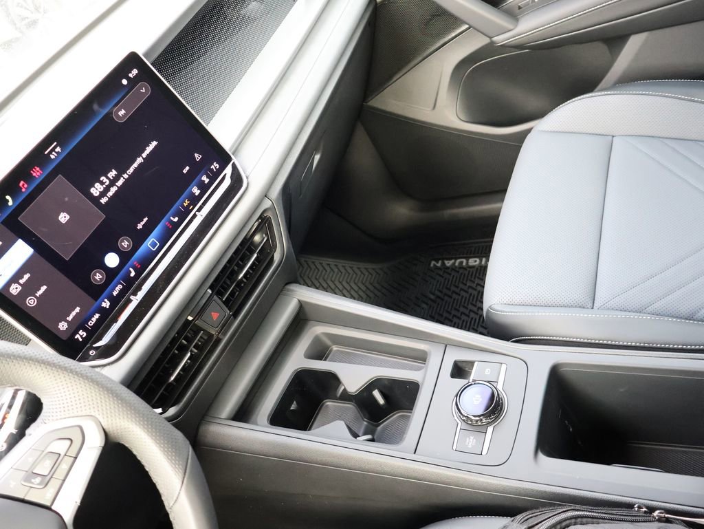 New 2026 Volkswagen Tiguan SE R-Line image 24