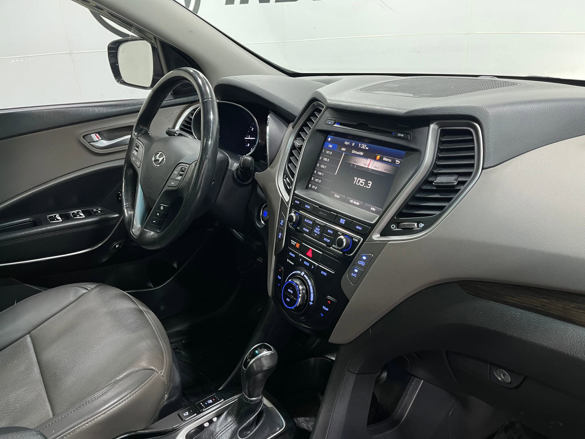 Used 2017 Hyundai Santa Fe Sport FWD image 20