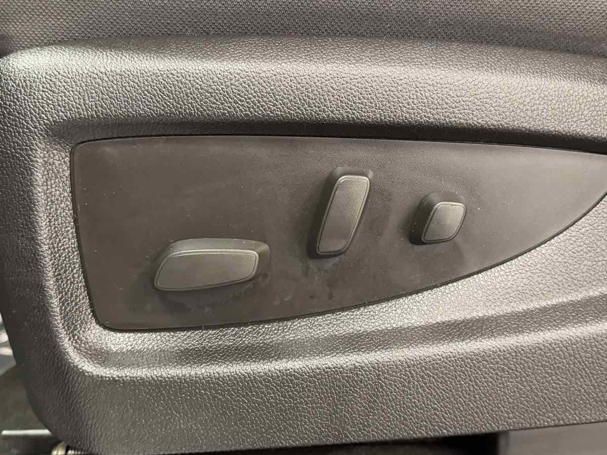 Used 2015 Chevrolet Silverado 1500 LT image 23