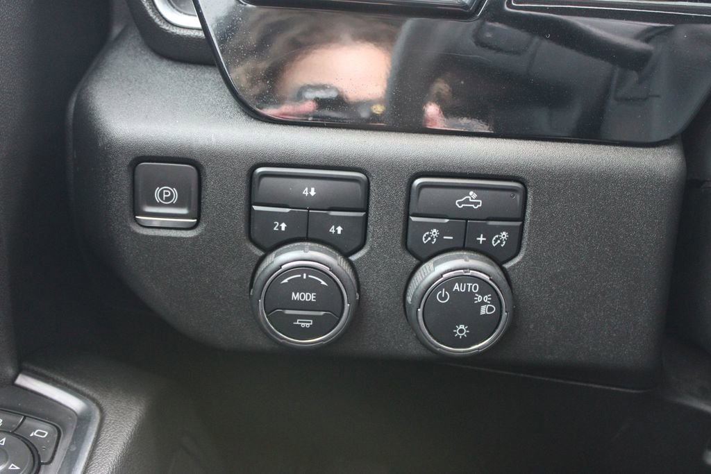 Used 2024 Chevrolet Silverado 2500 LT image 39