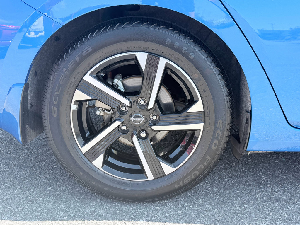 Used 2025 Nissan Sentra SV FWD image 32