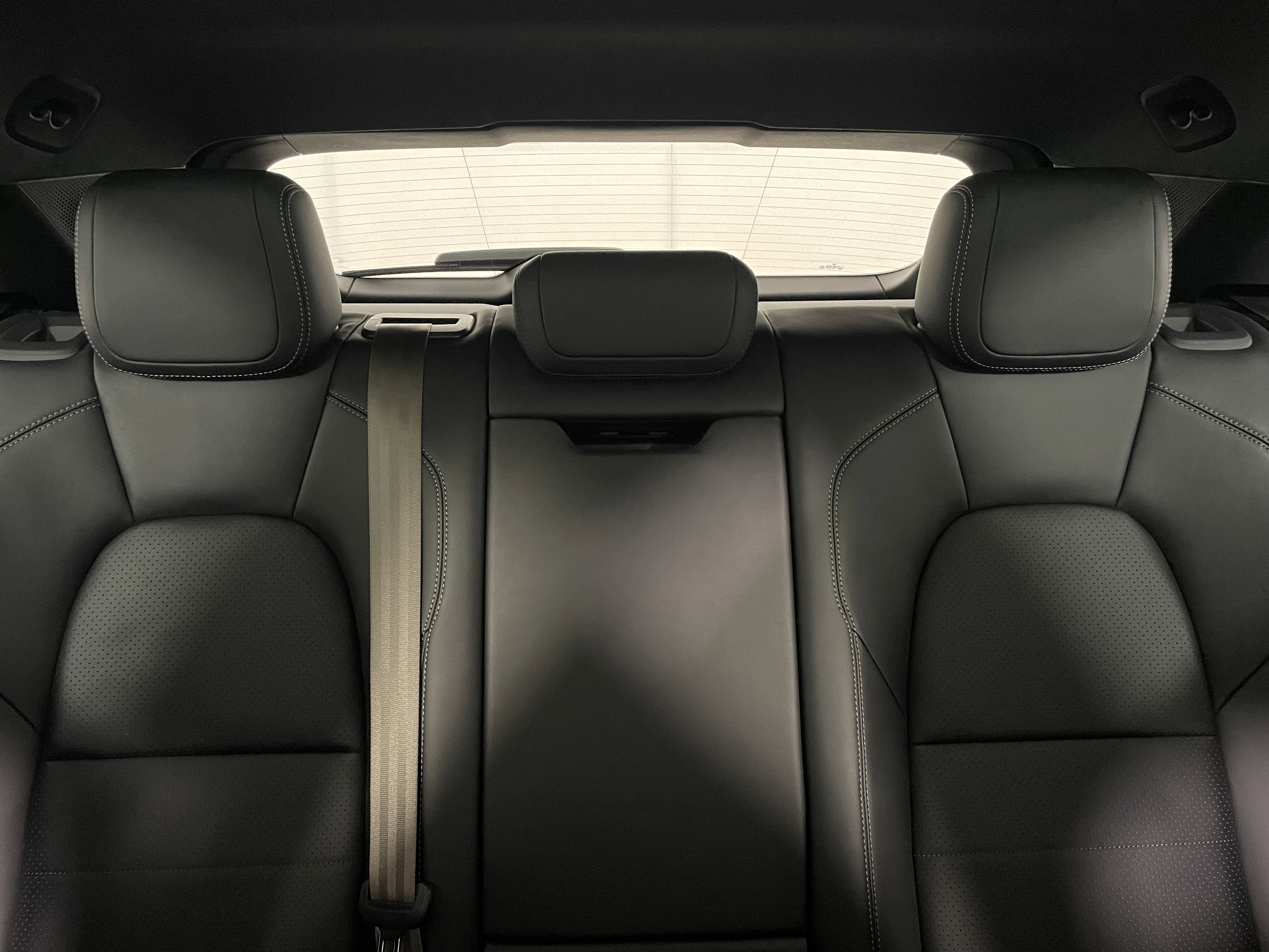 Certified 2025 Porsche Macan Turbo Electric image 16