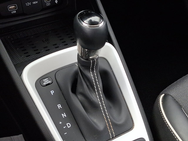 Certified 2023 Hyundai Venue Limited w/ Cargo Package image 14