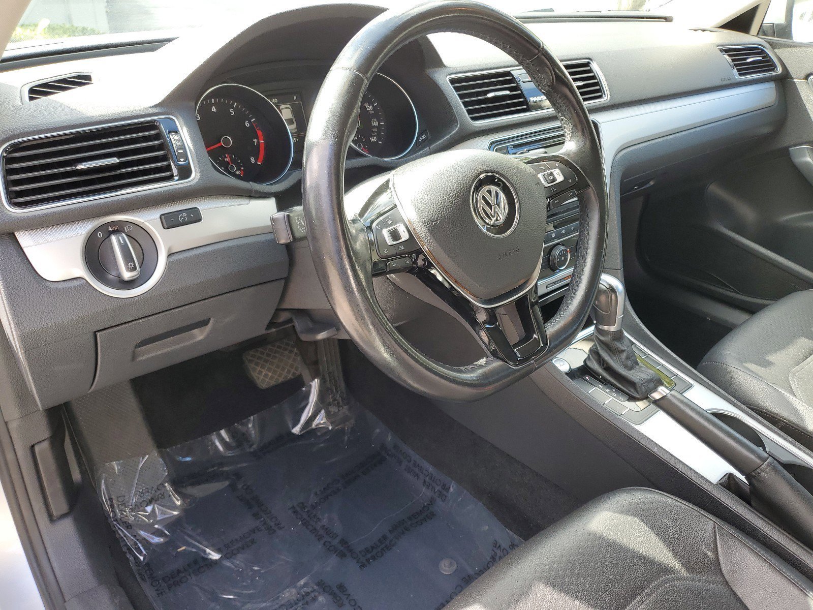 Used 2019 Volkswagen Passat 2.0T Wolfsburg image 19